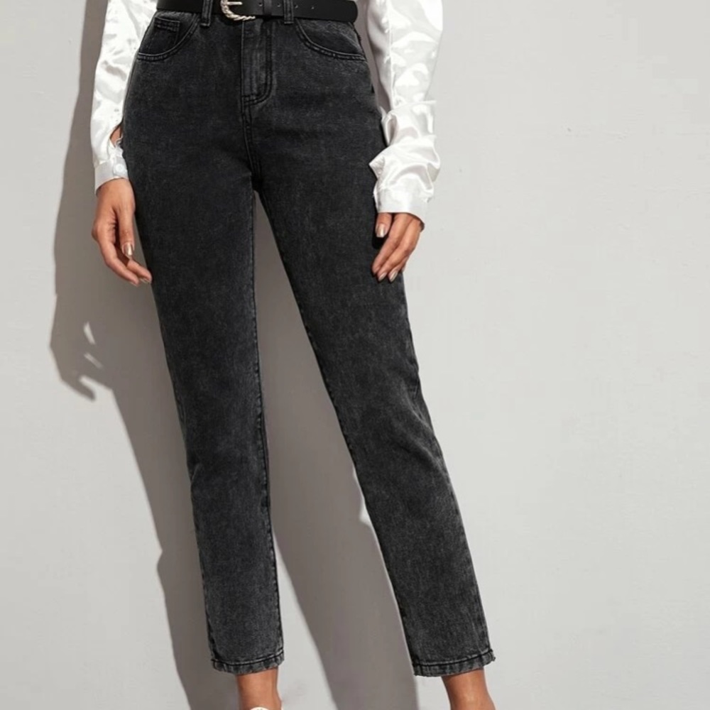 Dark wash high waisted jeans